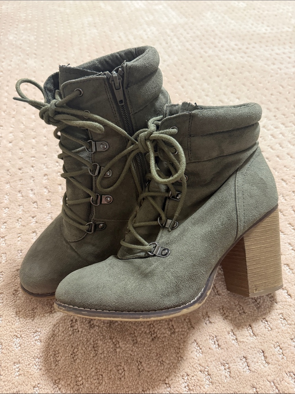 Candie’s Women's Olive Green Lace-Up Block Heel Ankle Boots